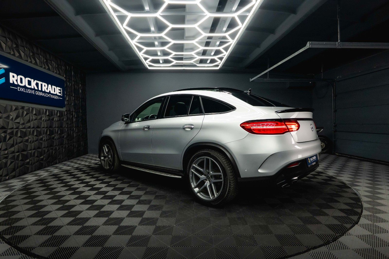 Fahrzeugabbildung Mercedes-Benz GLE 350d Coupe 4Matic AMG Night *Pano*ACC*LED*