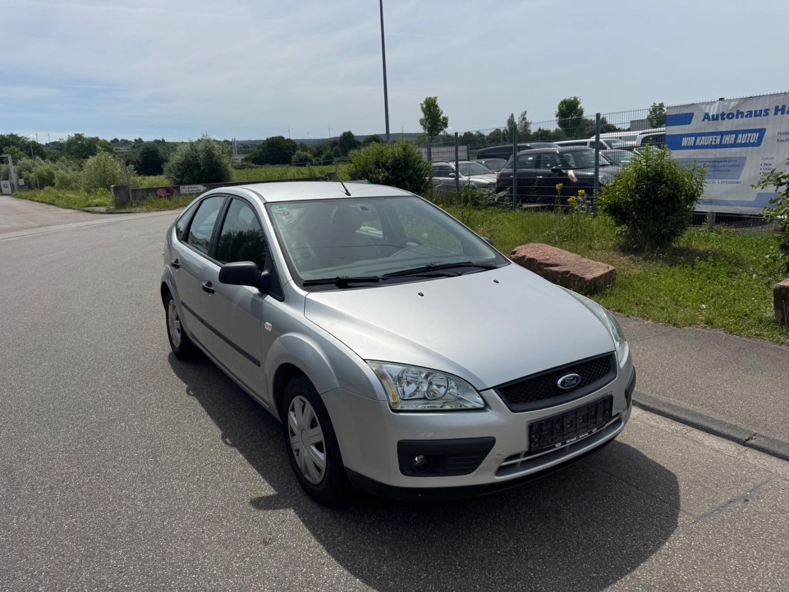 Ford Focus Lim. Trend TOP Zustand TÜV neu !