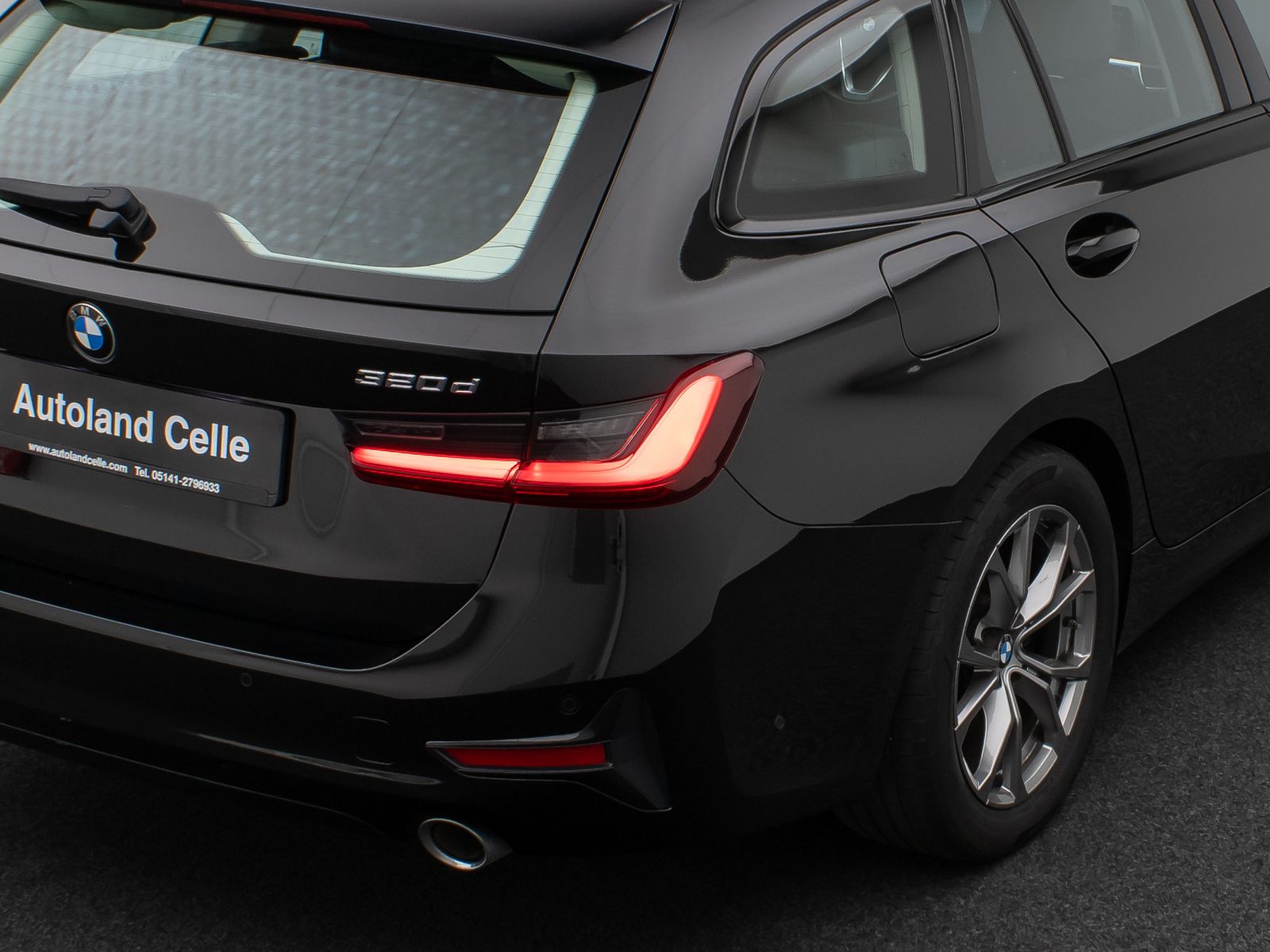 Fahrzeugabbildung BMW 320d SportLine DAB PDC Geschwindigkeitsreg Alarm