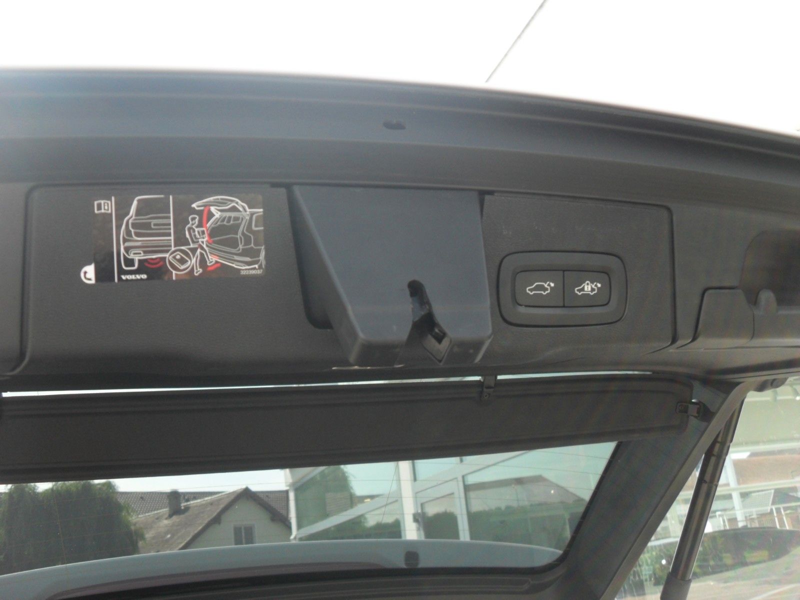 Fahrzeugabbildung Volvo XC 60 B5 R Design AWD | HeadUp |Bowers&Wilkins