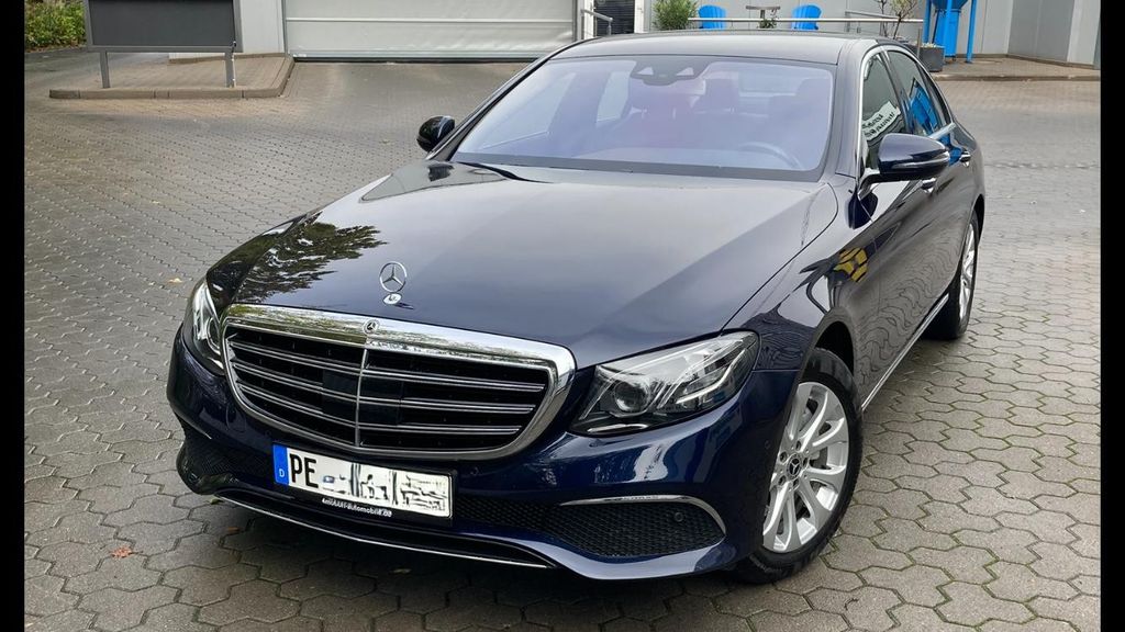 Image of Mercedes-Benz E 220