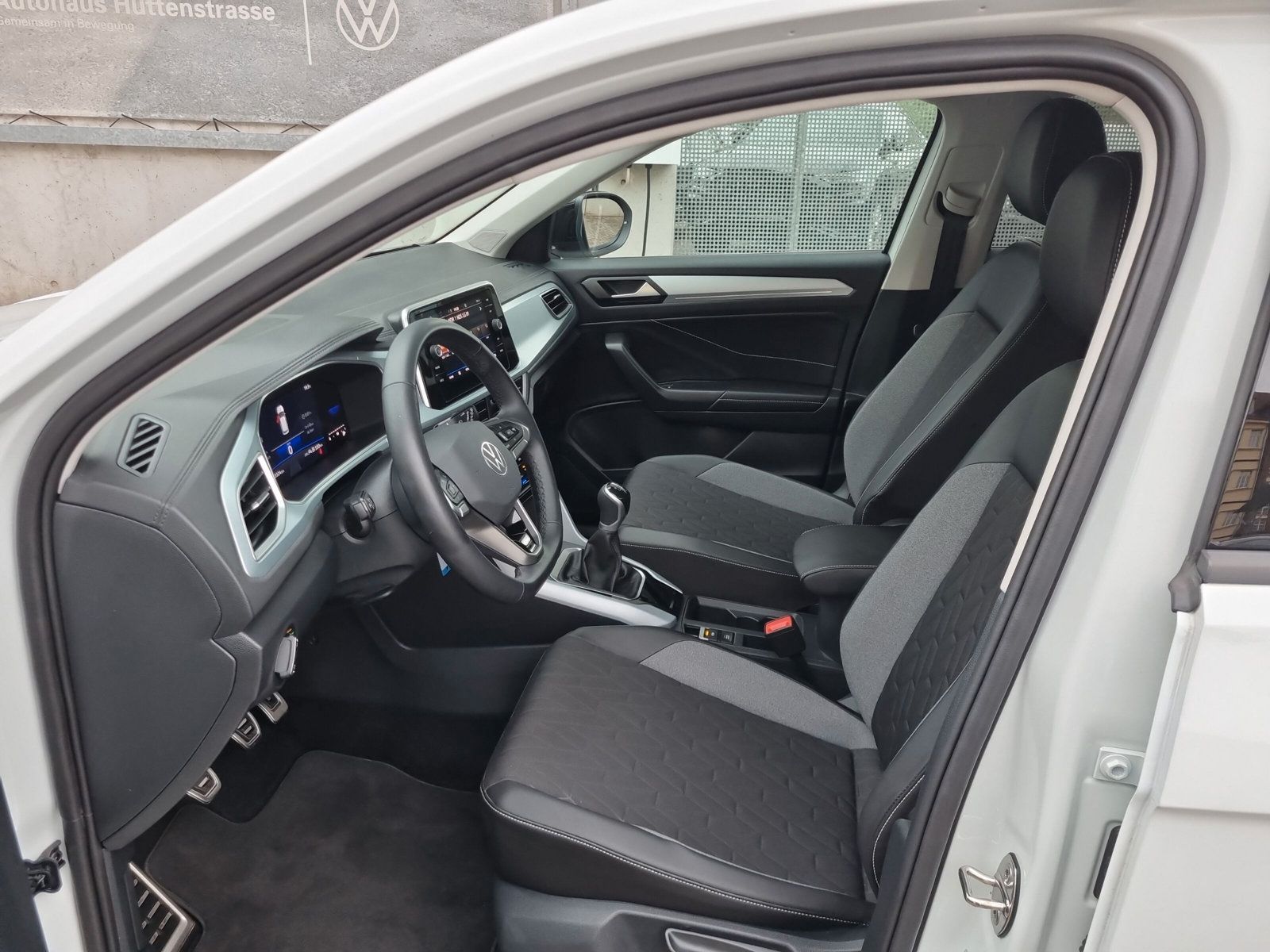 Fahrzeugabbildung Volkswagen T-Roc 1.0 TSI Goal LED NAVI SHZ ALLWETTER