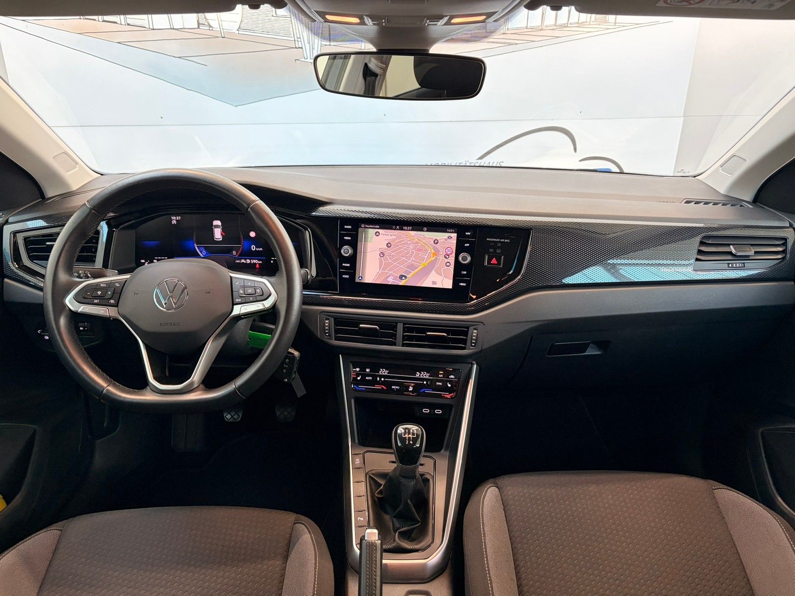 Fahrzeugabbildung Volkswagen Polo Life 1.0 TSI +Navi + IQ.Drive + Climatronic
