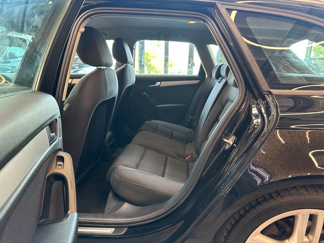 MYAUTOCENTER – Gebraucht- und Jahreswagen mit Werkstattservice in Pfaffenhofen Audi A4 Avant Attraction *BI-XENON*KLIMAAUTOM*ALLRAD*