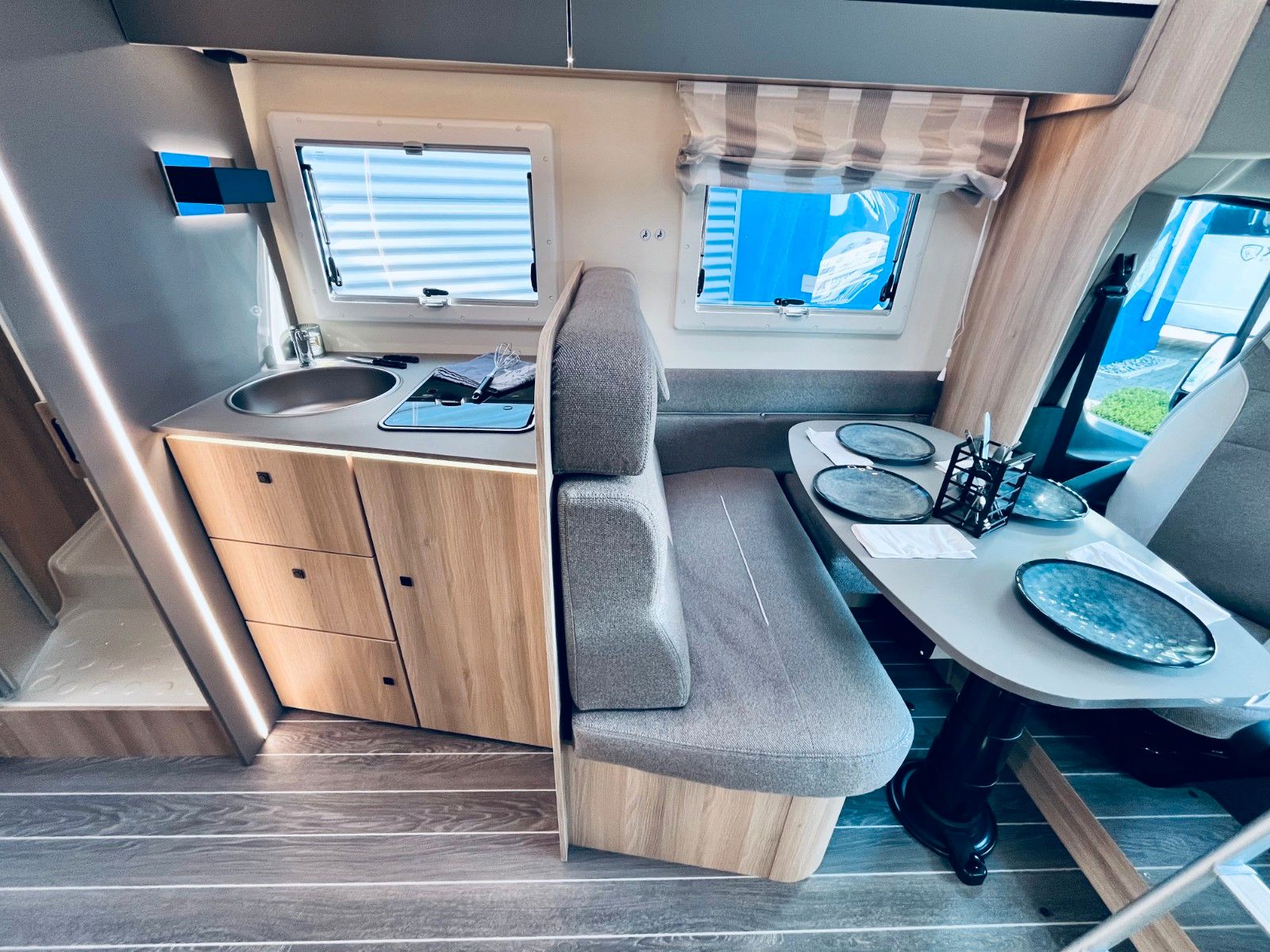 Fahrzeugabbildung NobelART A-7000 - Modell 2026 - Vollausstattung!