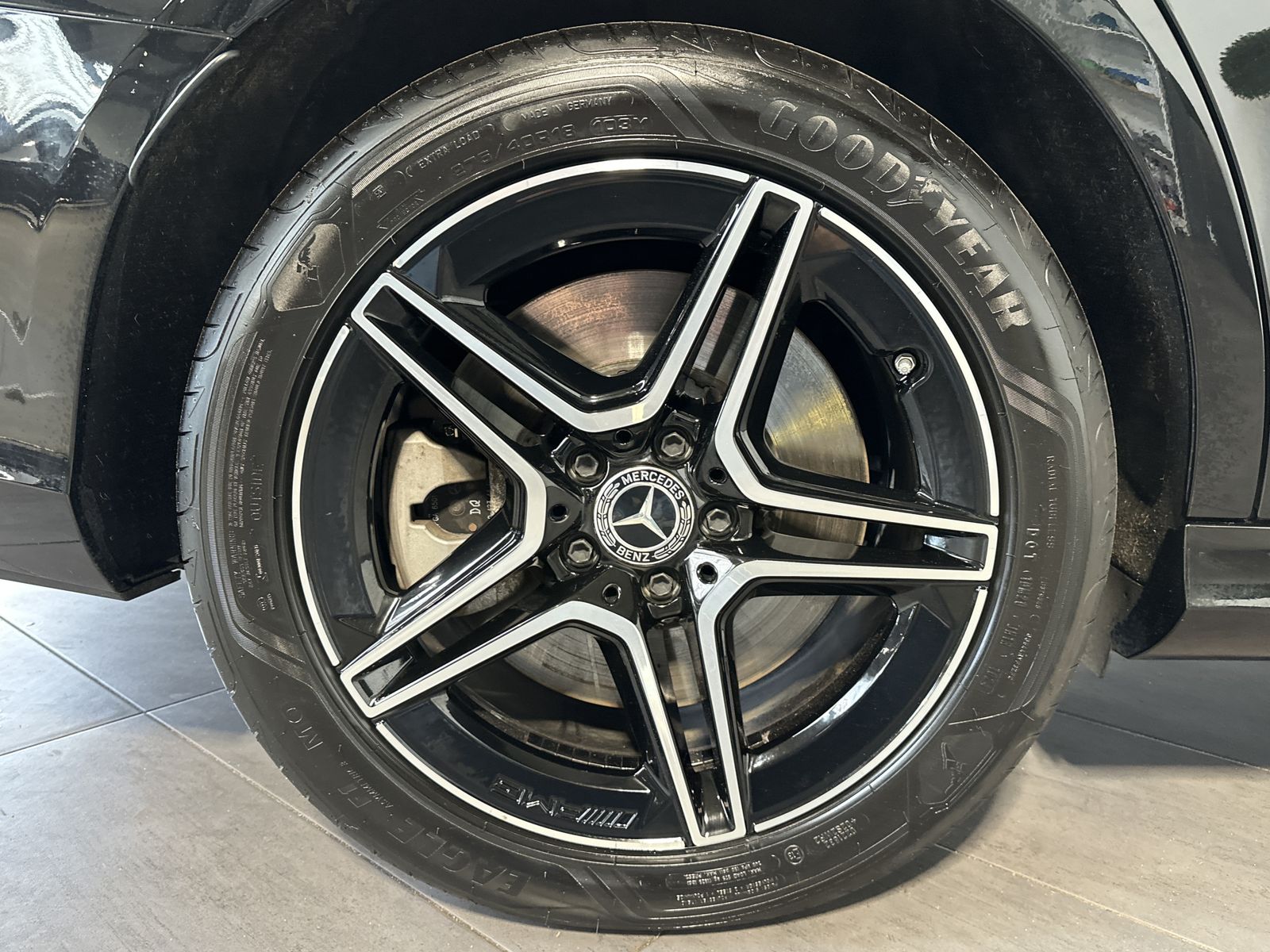 Fahrzeugabbildung Mercedes-Benz E 300de T 4Matic AMG-Line NAV+LED+AHK+PANO+360°