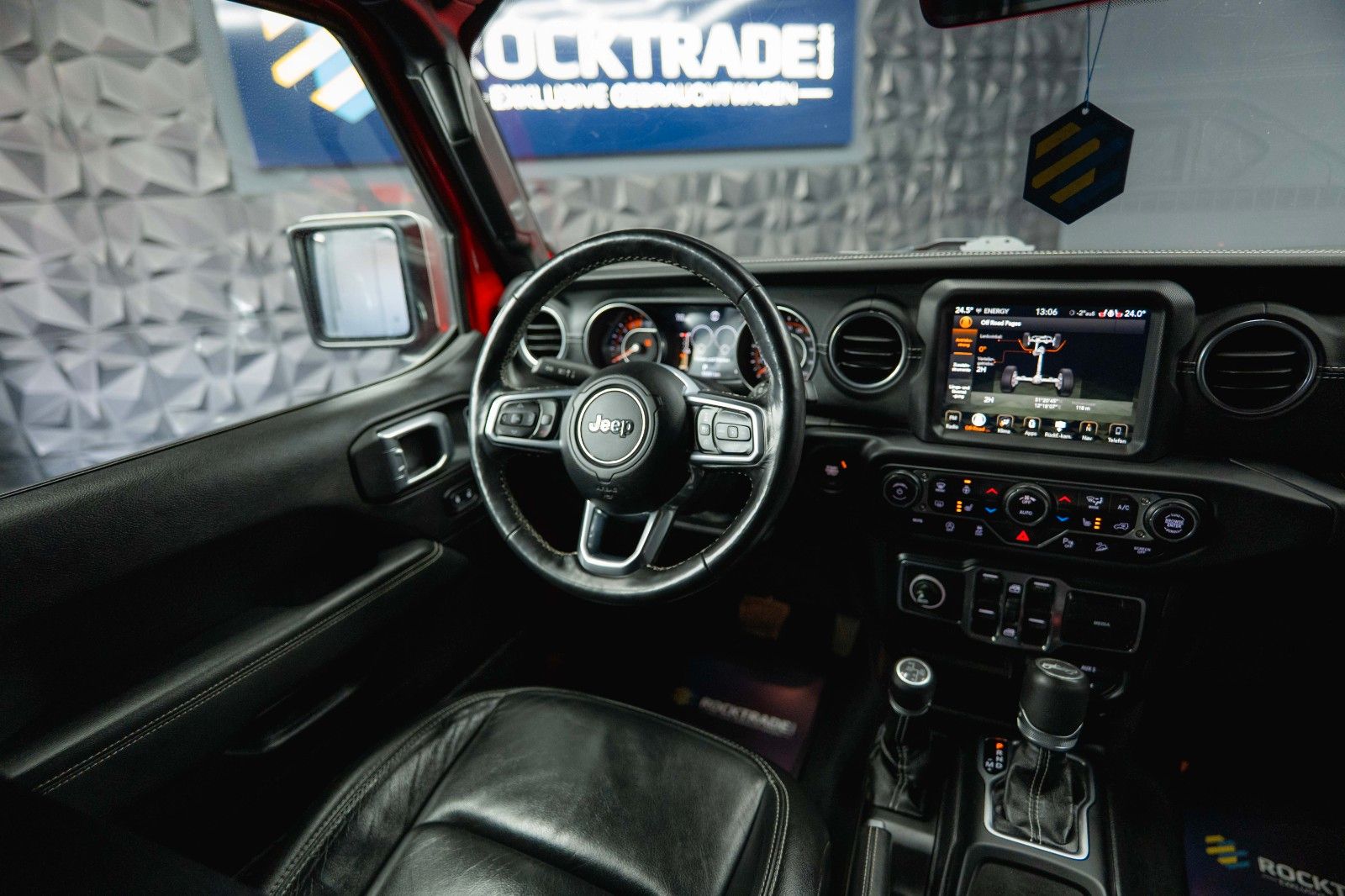 Fahrzeugabbildung Jeep Wrangler Unlimited Sahara OVERLAND 4x4 *LED*ACC*