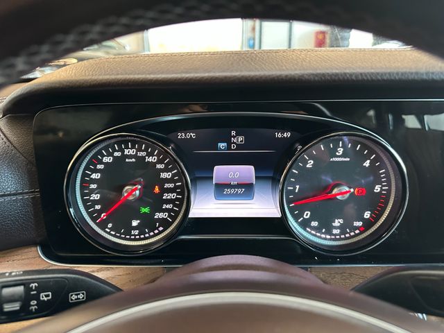 Mercedes-Benz E 350 *BURMESTER*KEYLES*PANO*AHK*ACC*StandHZ*