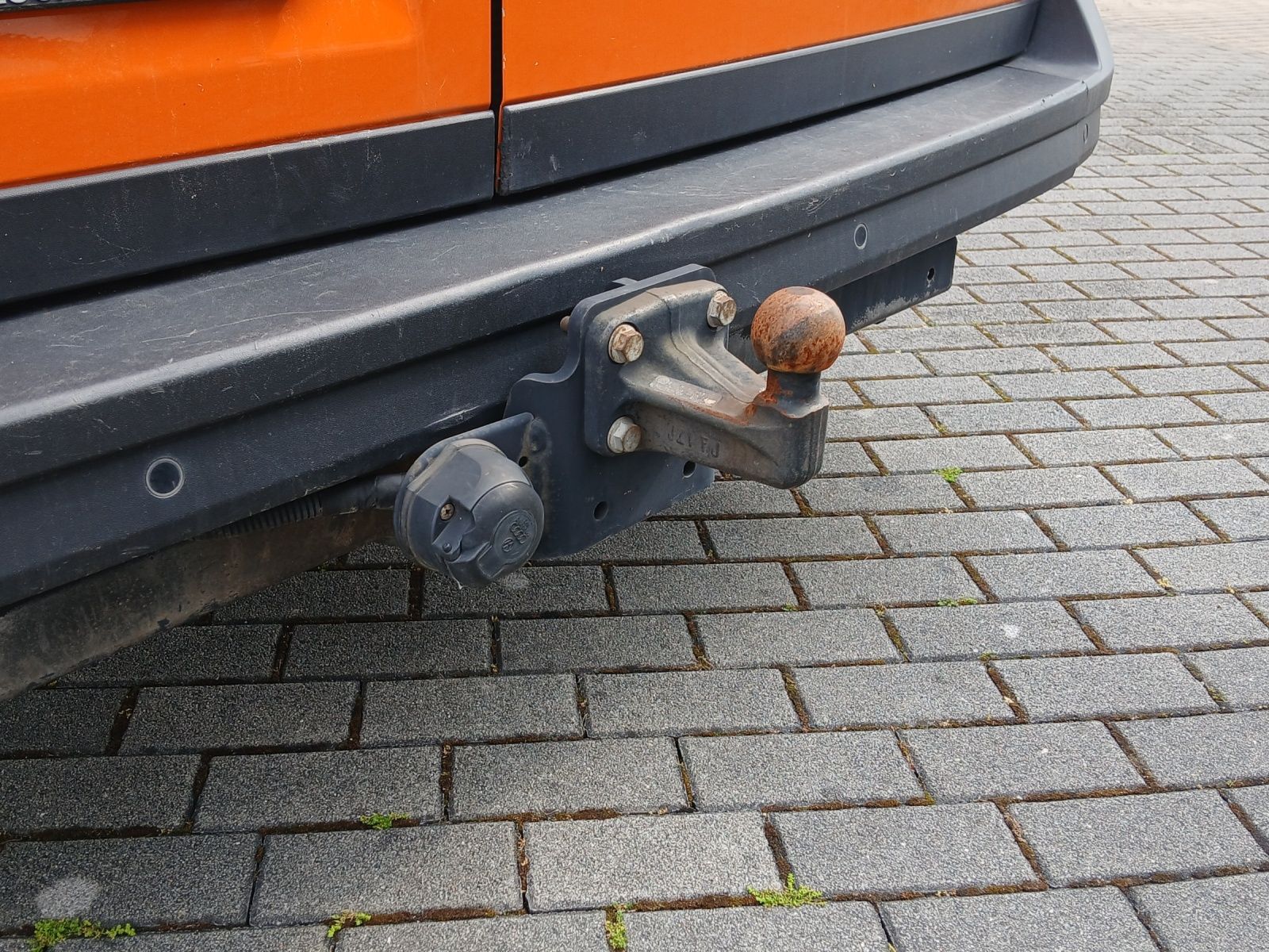 Fahrzeugabbildung Volkswagen Crafter Kasten 35 MR HD AHK KLIMA GRA PDC RFK