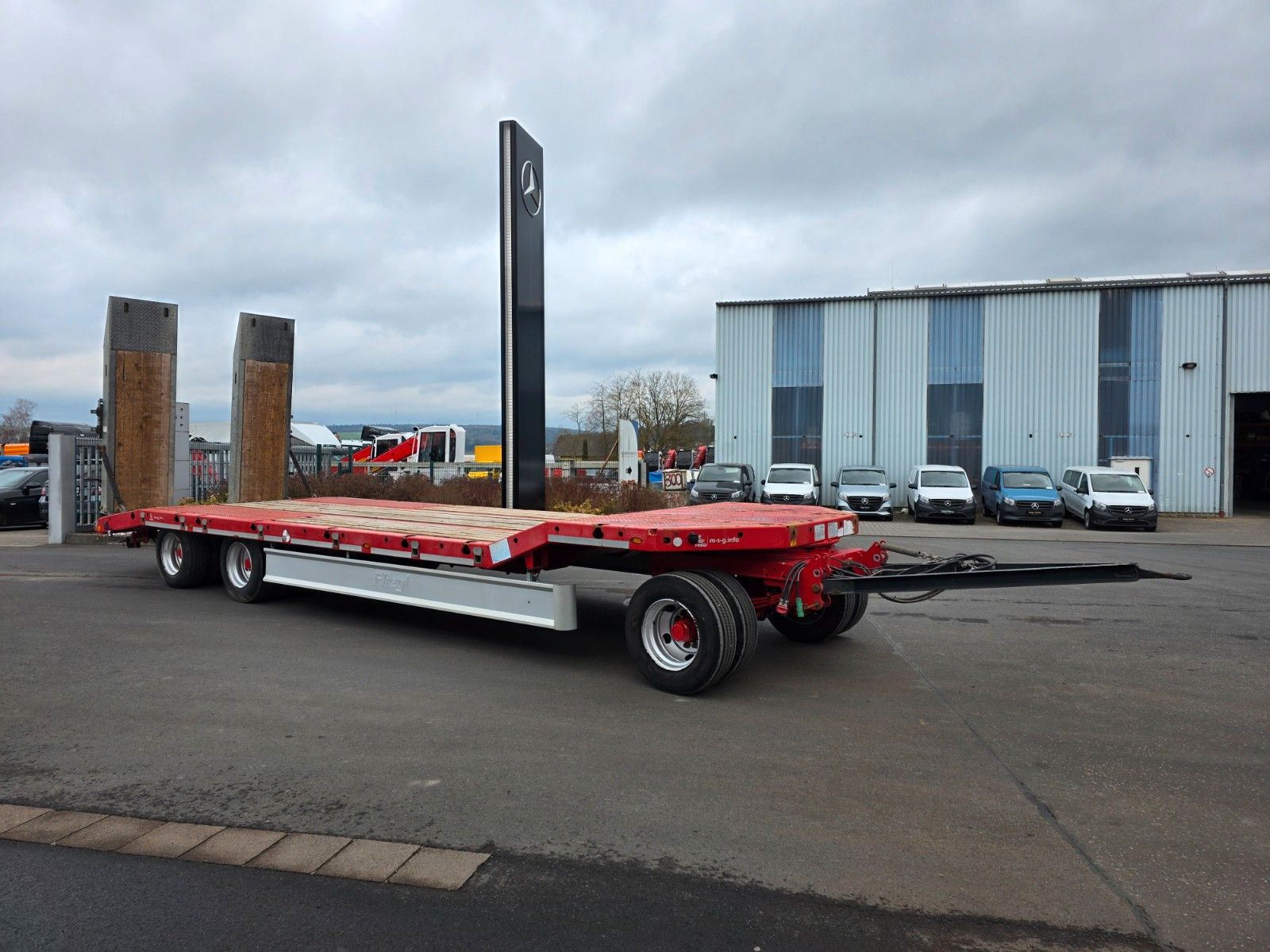 Fahrzeugabbildung Fliegl DTS 300 Rampen BPW auf 3.000mm verbreiterbar