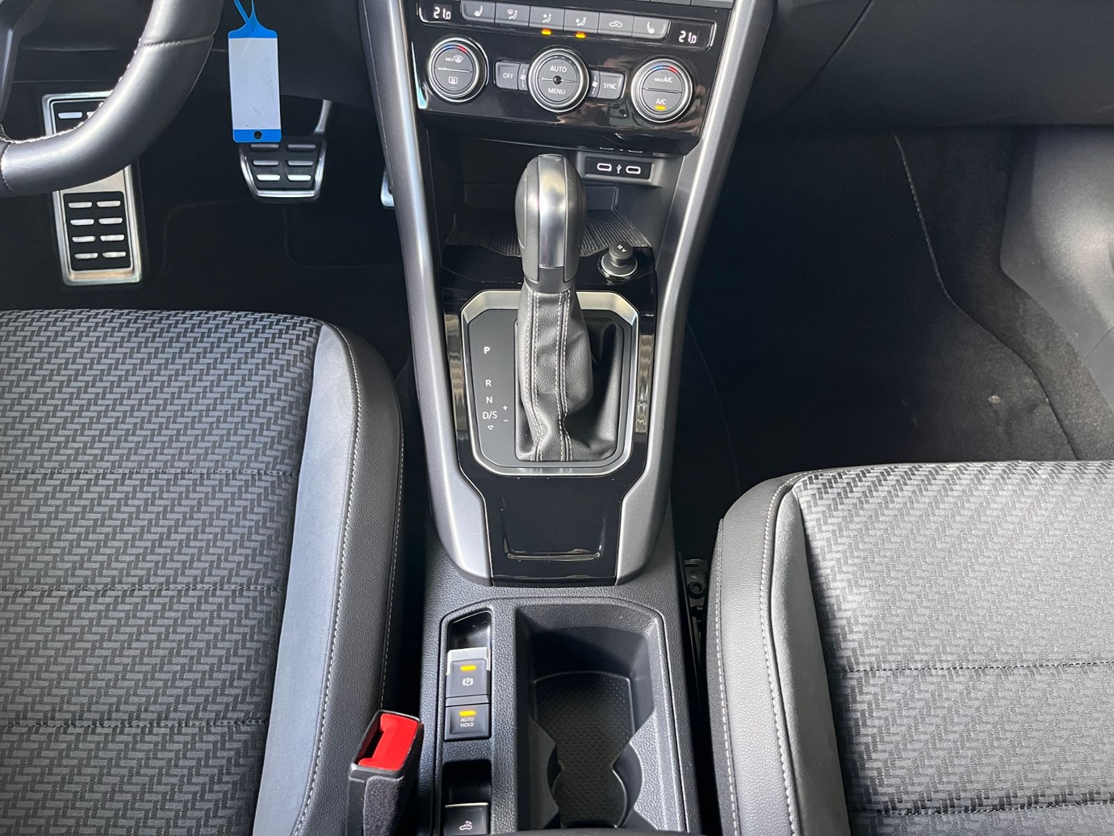 Fahrzeugabbildung Volkswagen T-Roc Cabriolet R-Line AHK LED NAVI ALU
