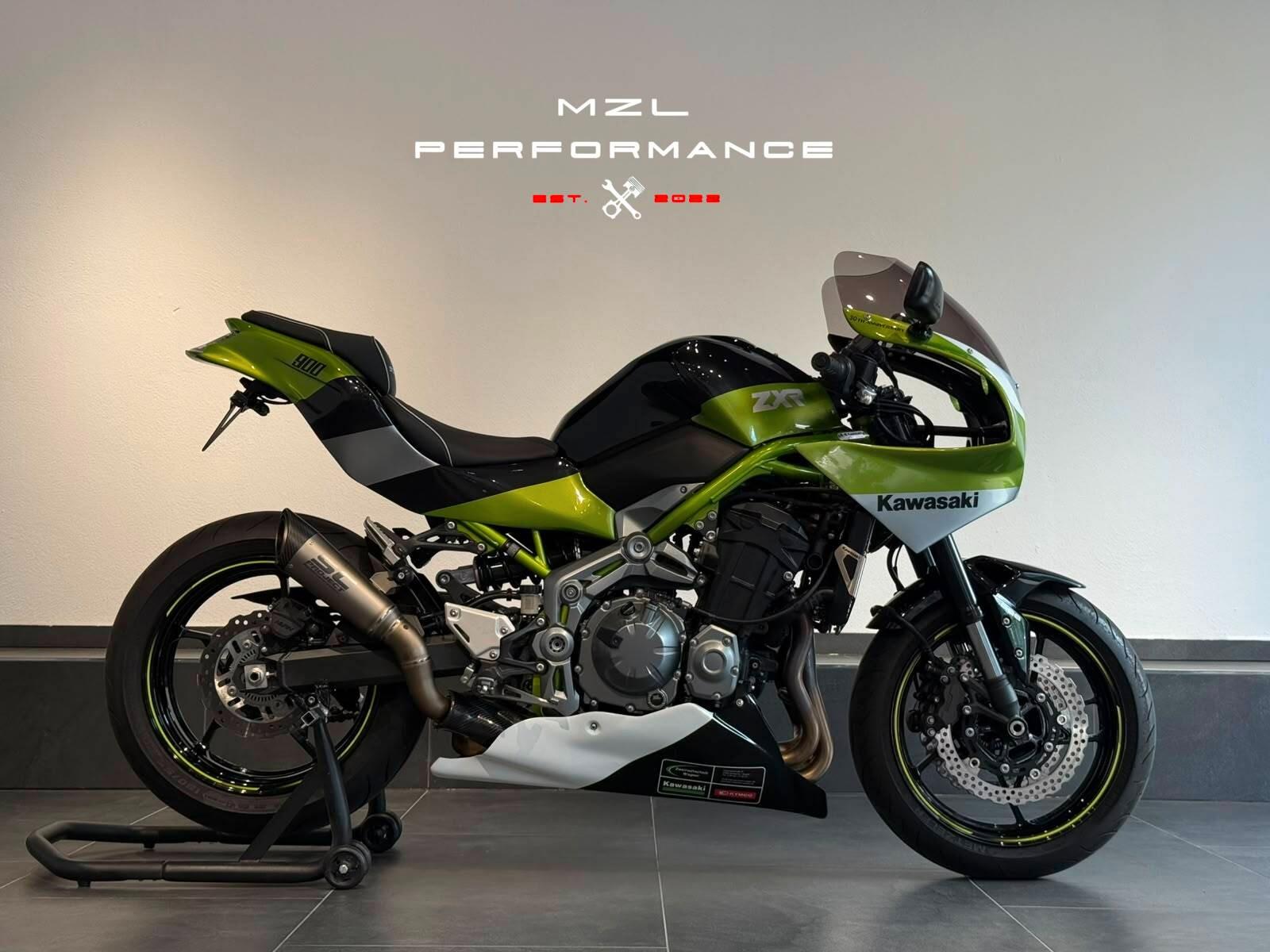 Kawasaki ZR 900B | RetroStyle | 1698 Km | SC Project