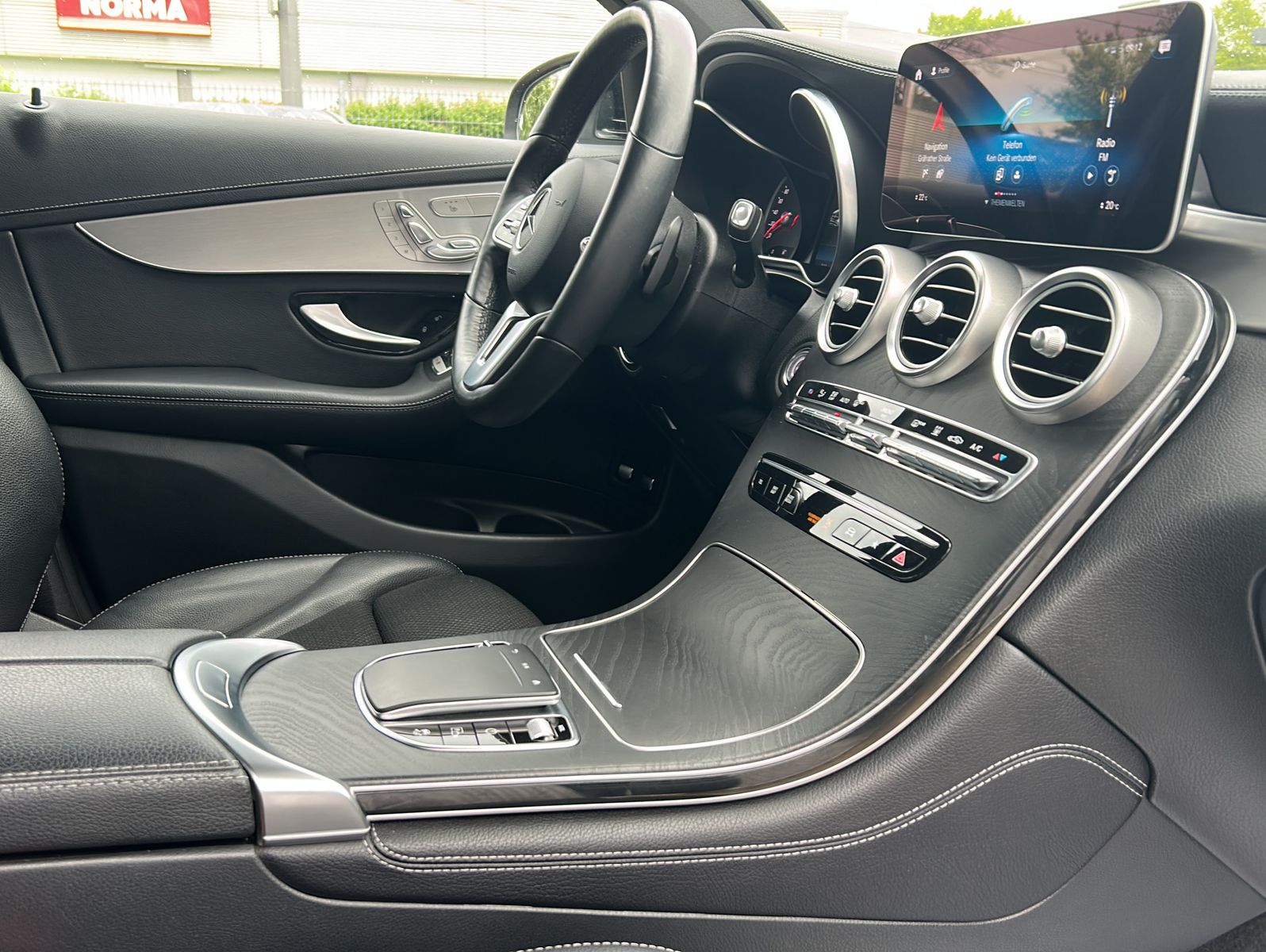 Fahrzeugabbildung Mercedes-Benz GLC 300 d 4MaticExclusive