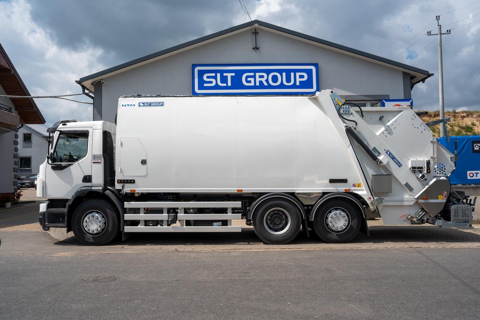 Renault D26 Wide NTM body truck