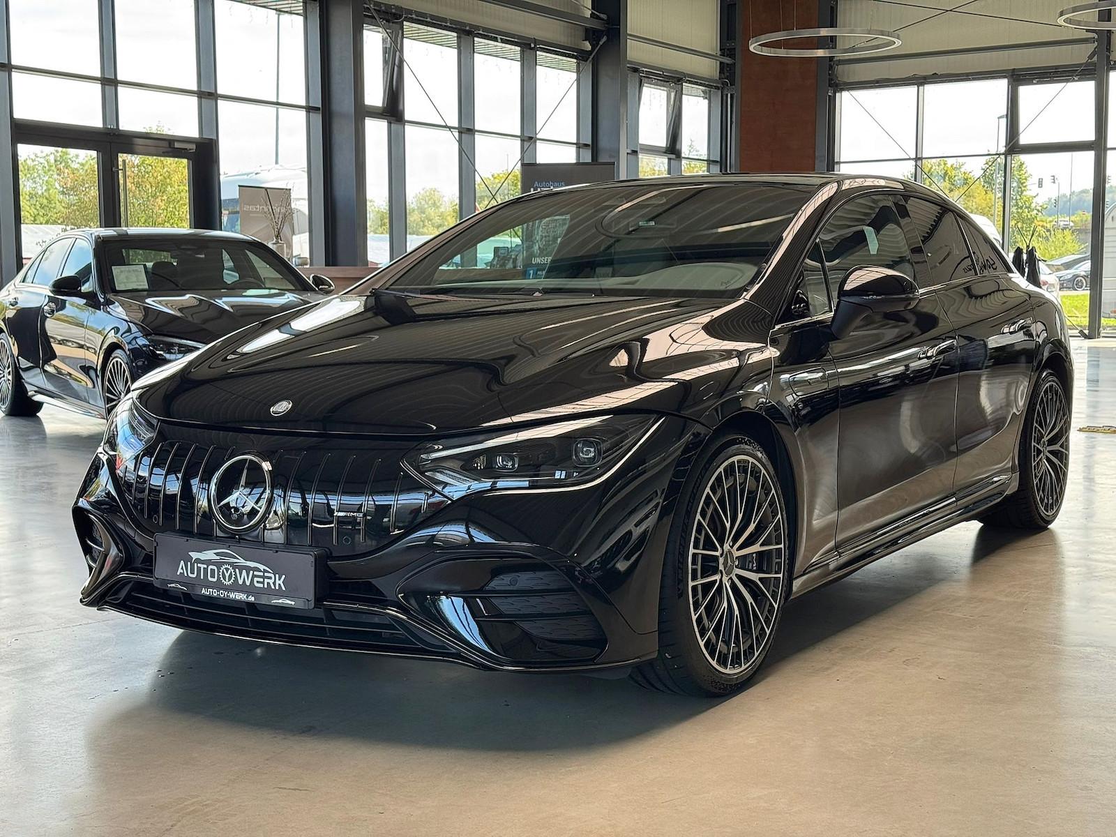 Mercedes-Benz EQE 43 AMG HYPERSCREEN AIRMAT MASSAGE PANO 360° 