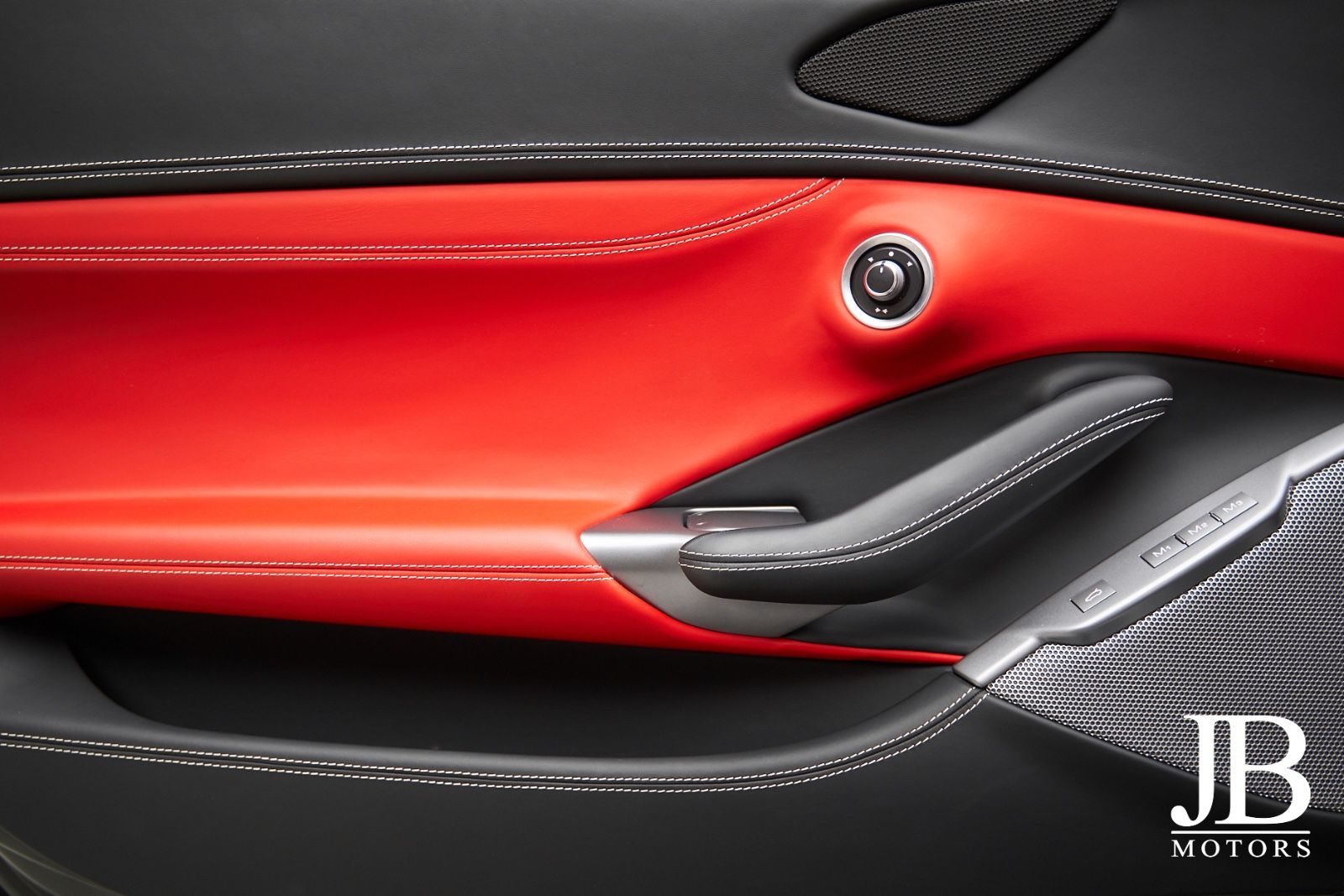 Fahrzeugabbildung Ferrari Portofino M Carbon LED JBL Surround Magneride