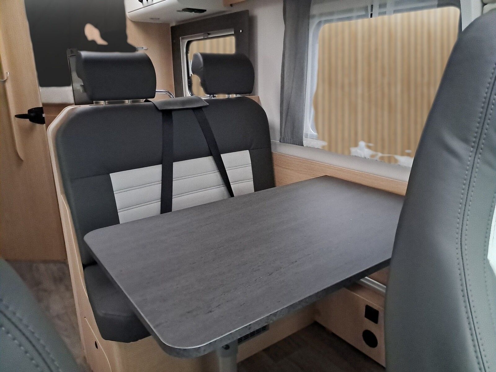 Fahrzeugabbildung Sunlight Adventure T 67 Automatik, Dörr Edition, TV