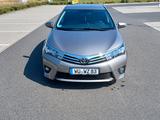 Toyota Corolla 1,6-l-Valvematic Multidrive S Execut... - Toyota Corolla mit Benzin-Antrieb: Limousine, Automatik, 1.6