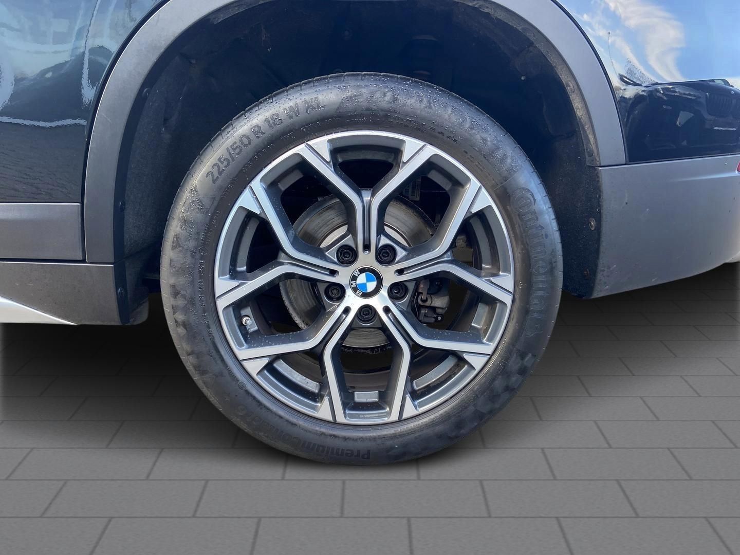BMW X1 sDrive18d xLine AHK Navi LED PDC SHZ T-Leder foto 6