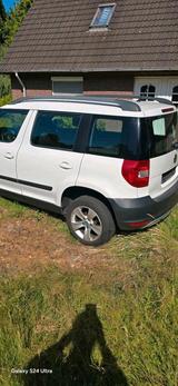 Skoda Yeti 1.6 TDI  Nur 85.000 km  TÜV b... - Skoda Yeti mit Diesel-Antrieb: 1.6