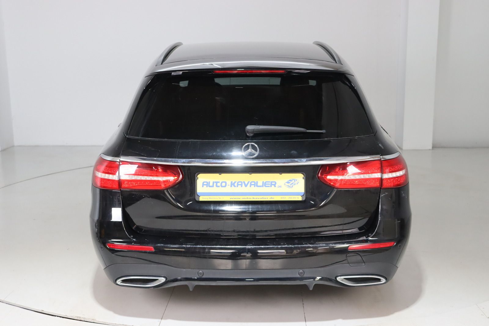 Fahrzeugabbildung Mercedes-Benz E 400 d 4Matic AMG-Paket * Multibeam * 360°