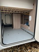 Bürstner Lineo T 700 - Queensbett