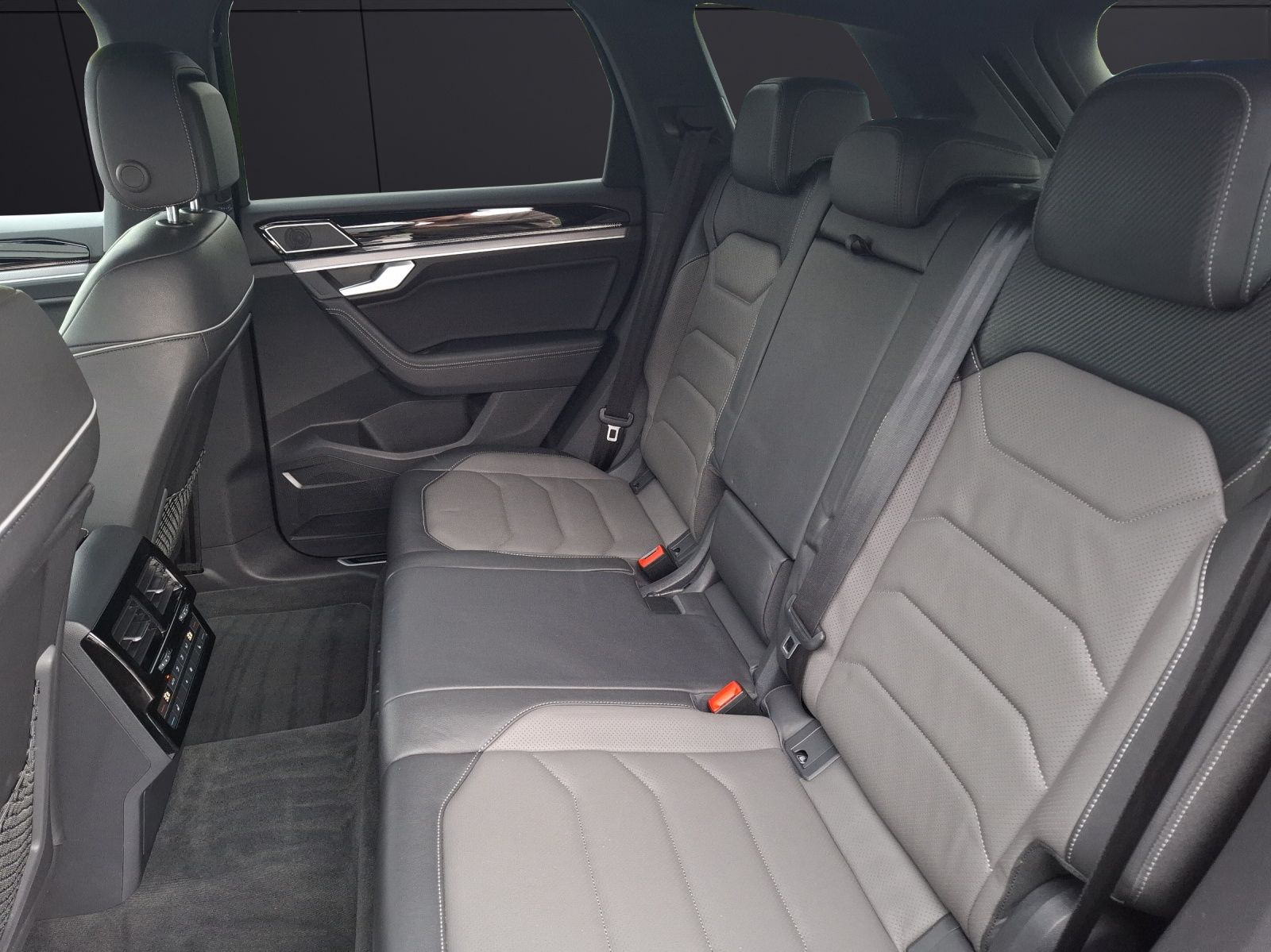 Fahrzeugabbildung Volkswagen Touareg TDI R-Line 4M Standhzg. Matrix AHK Navi