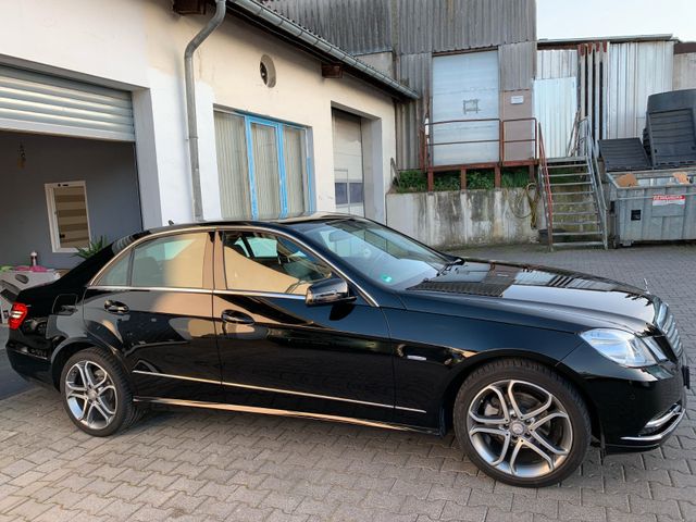 Mercedes-Benz E 220 E -Klasse,Navi,DVD,Leder,Xenon,Memory,Voll