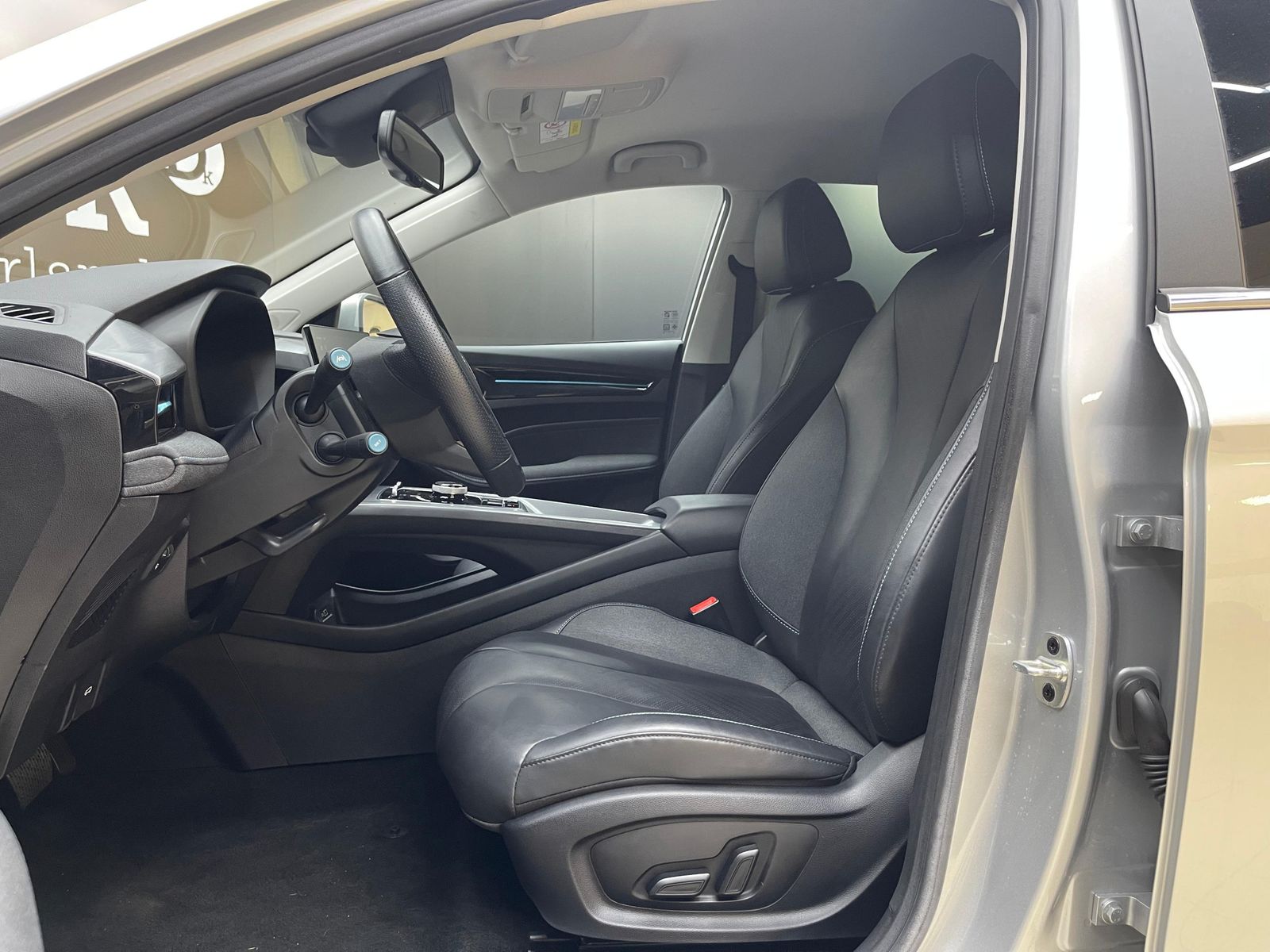 Fahrzeugabbildung MG MG5 61 KWH Luxury NAVI+LED+SHZ+DAB+ACC+360°+DAB+