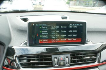 Fahrzeugabbildung BMW X1 xDrive20 dA Sport Line LED AHK NAVI 1.HAND