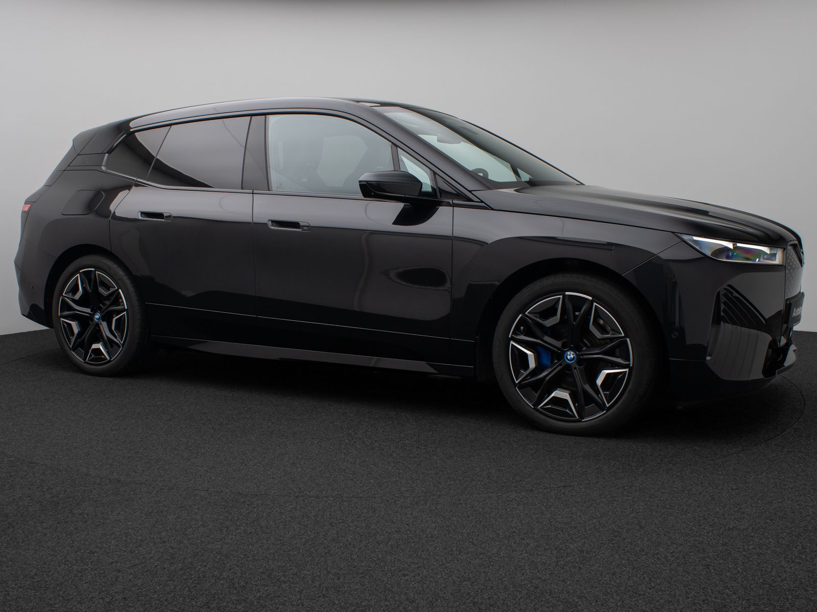 Fahrzeugabbildung BMW iX xD40 Sport SkyLounge 360°Laser DAB H/K 22Zoll