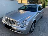 Mercedes-Benz Mercedes E 280 Scheckheft zweite Hand TÜV ... - Mercedes-Benz E 280 in Hamburg