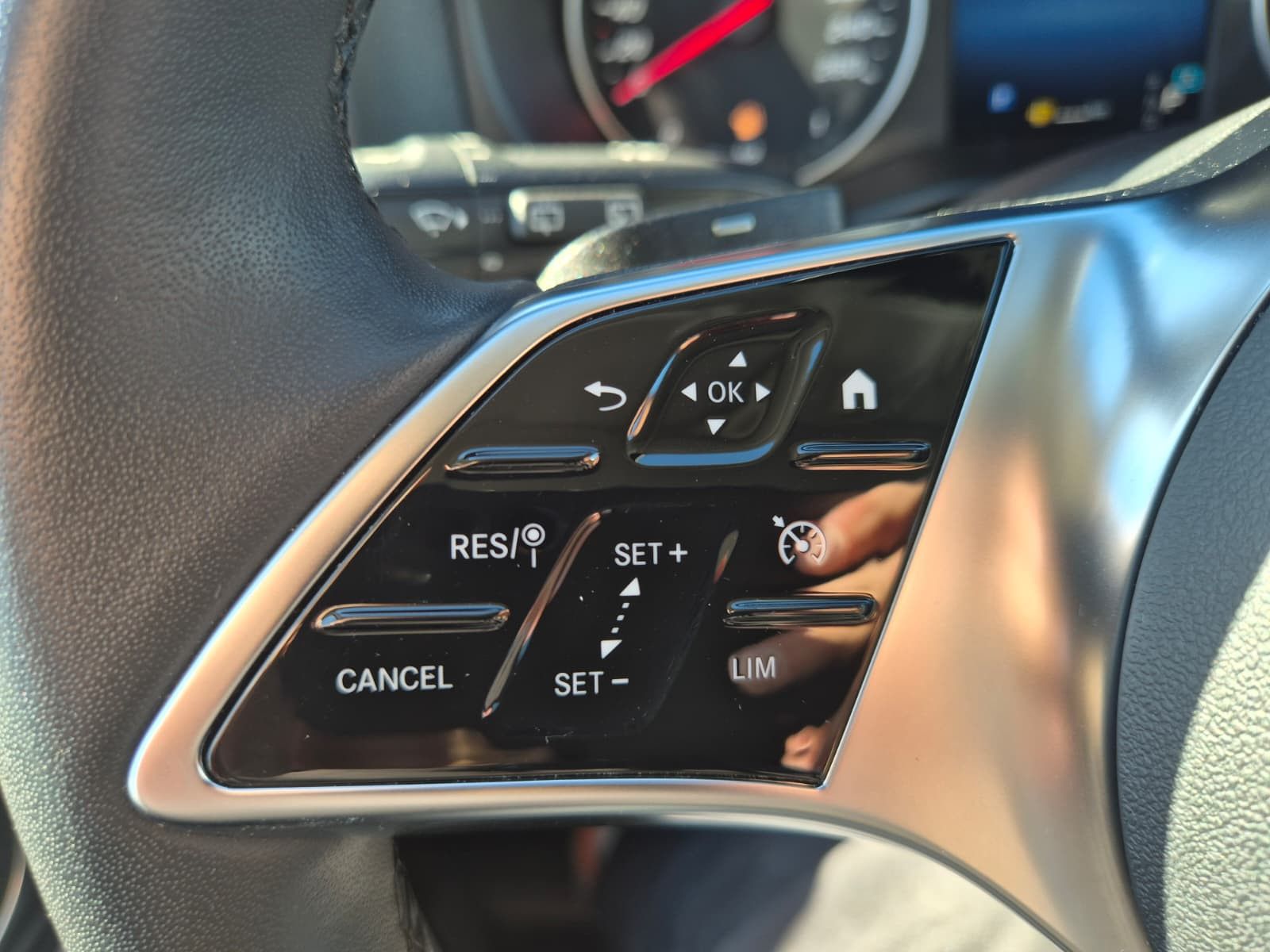 Fahrzeugabbildung Mercedes-Benz Vito 119 Tourer lang SELECT extralang LEDER*AHK