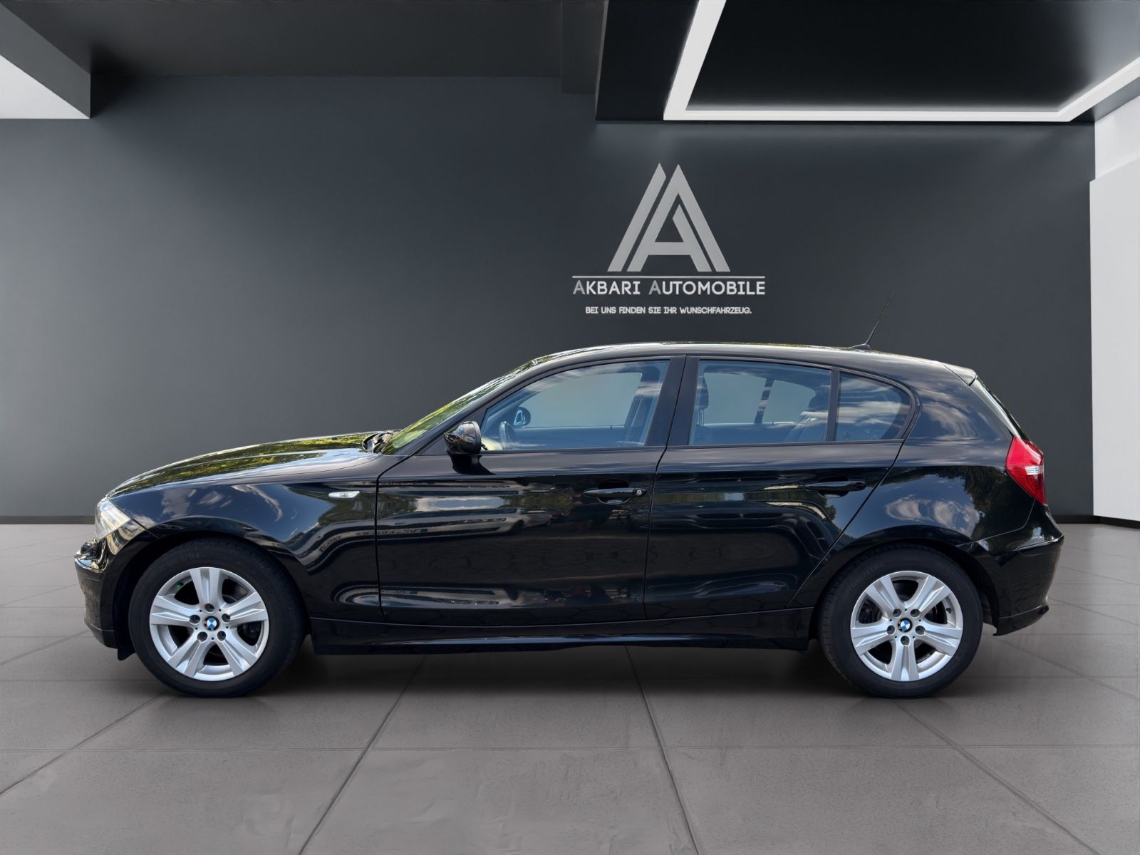 Fahrzeugabbildung BMW 118 1 Limousine*2.Hand*Automatik*Xenon*
