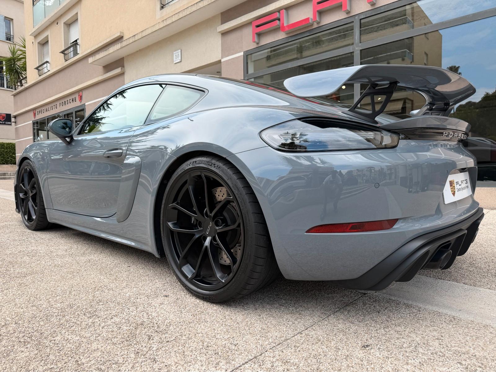 Porsche 718 Cayman GT4