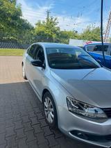 Volkswagen 015223015472 - Volkswagen Jetta aus 2012 mit Diesel-Antrieb