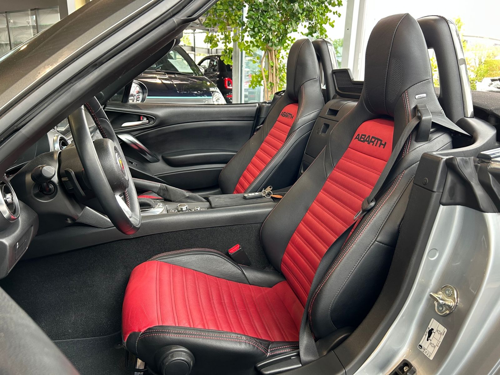 Fahrzeugabbildung Abarth 124 Spider GT  LED LEDER