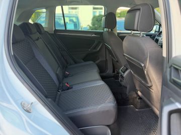 Volkswagen Tiguan - 12