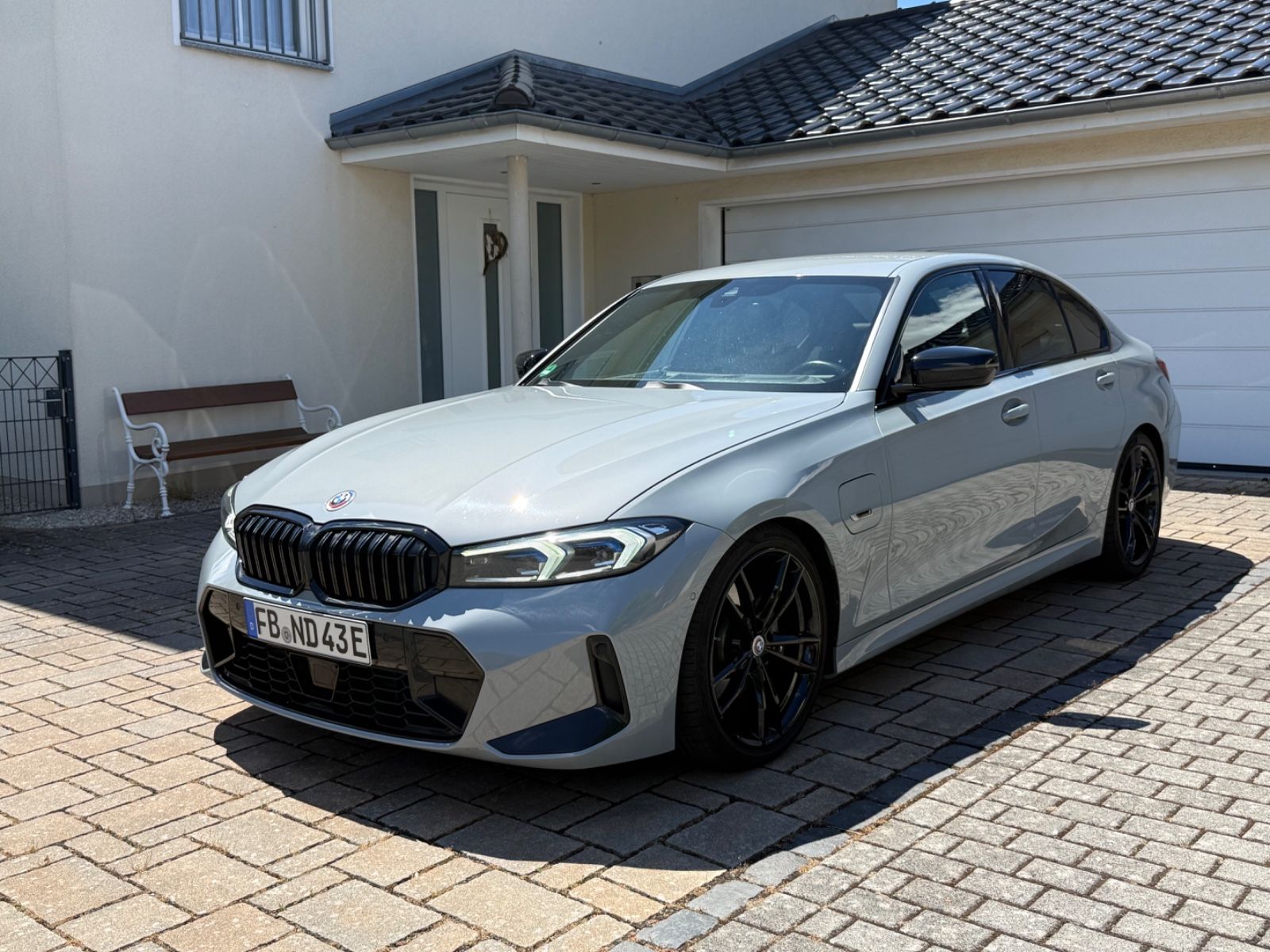 BMW 330e M Sport Garantie Carbon H&amp;K AHK HUD ACC