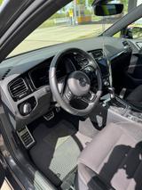 Volkswagen Golf 2.0 TSI OPF DSG 4MOTION R Variant R - Volkswagen Golf mit Benzin-Antrieb: Kombi, 2.0