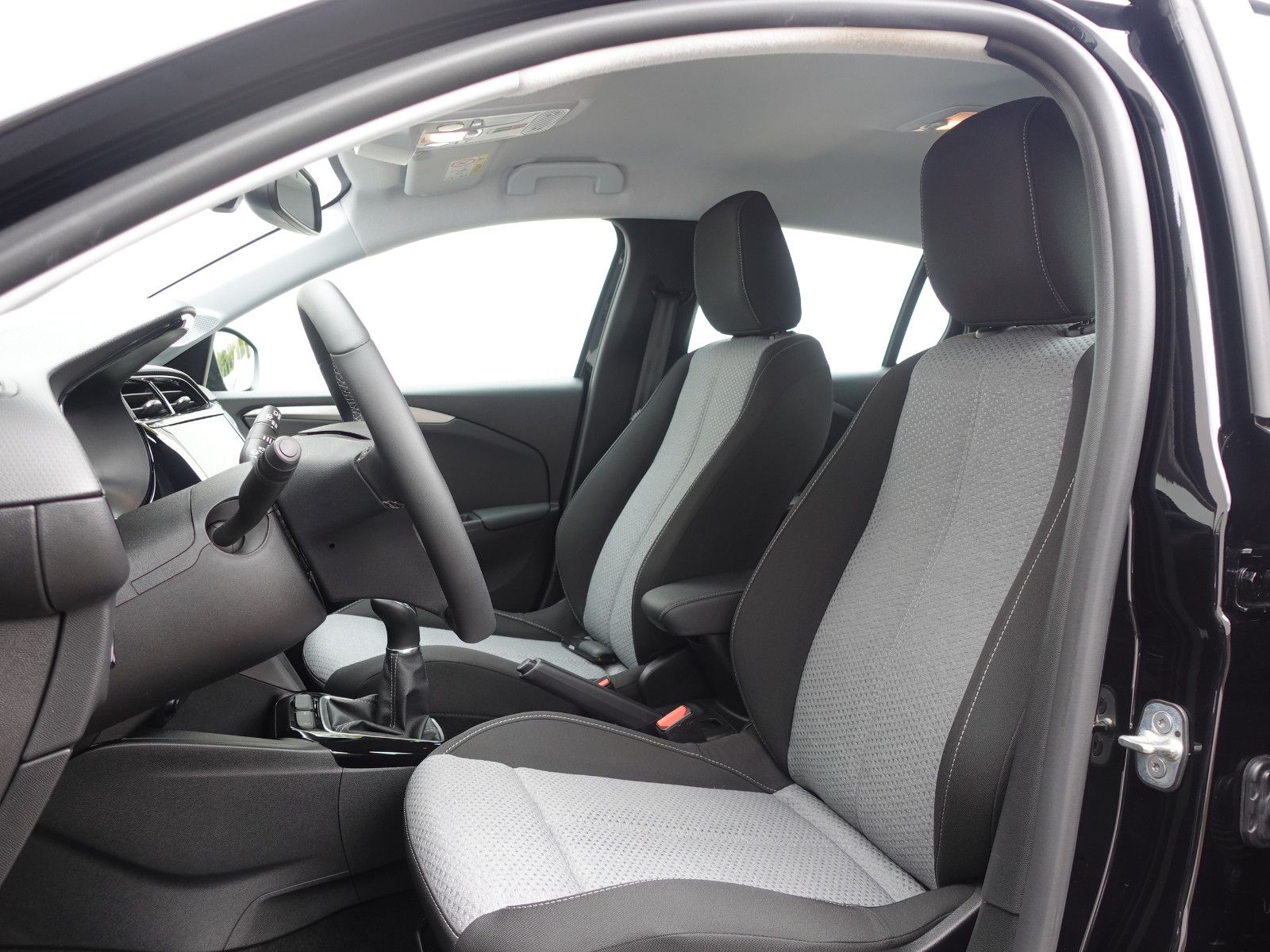 Fahrzeugabbildung Opel Corsa 1.2 Allwetter,Sitzh.,PDC,LED,Kamera,DAB