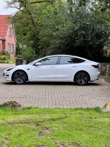 Tesla Model 3 SR - TÜV 08/26 - Neue Reifen - Garantie 