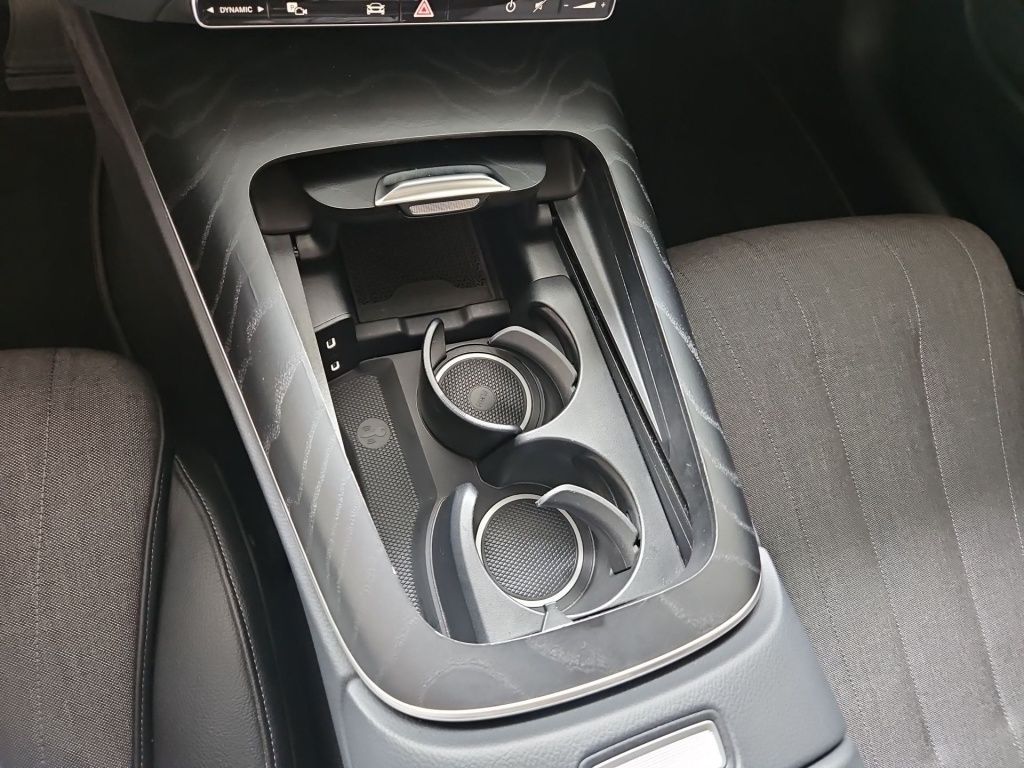 Fahrzeugabbildung Mercedes-Benz E 200 T Avantg. Distronic+ Pano LED KeyLess KAM
