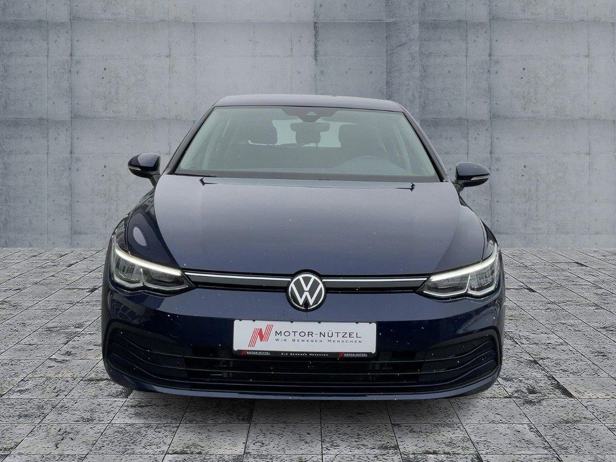 Volkswagen Golf VIII 1.0 TSI 5JG+LED+SHZ+2xPDC+APP+AHK+DAB