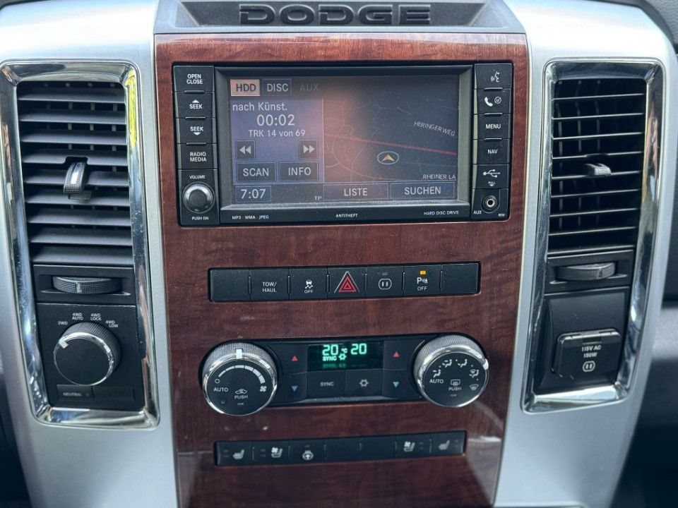 Fahrzeugabbildung Dodge RAM 1500 Crew Laramie Leder LPG Schiebedach