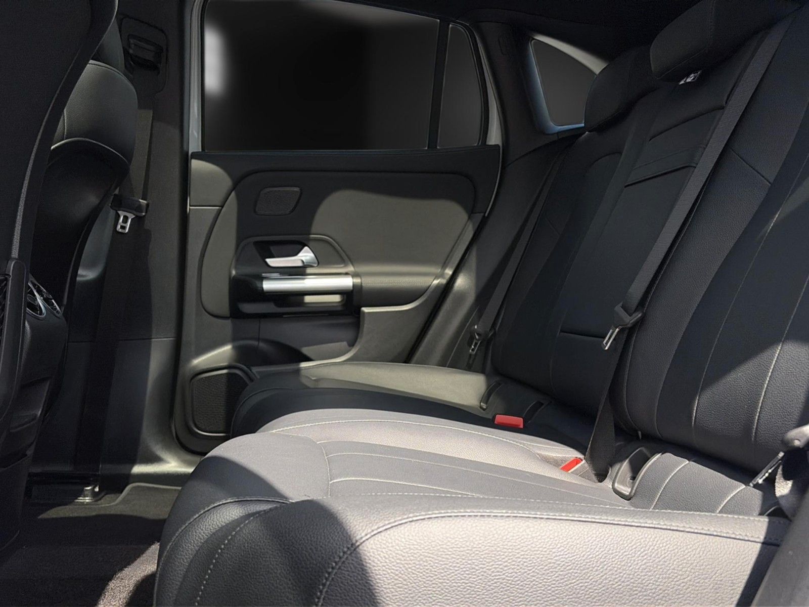 Mercedes-Benz EQA 350 4Matic SO96% Pano 360 HUD AHK Night 18 foto 20