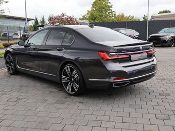 BMW 740 - 7