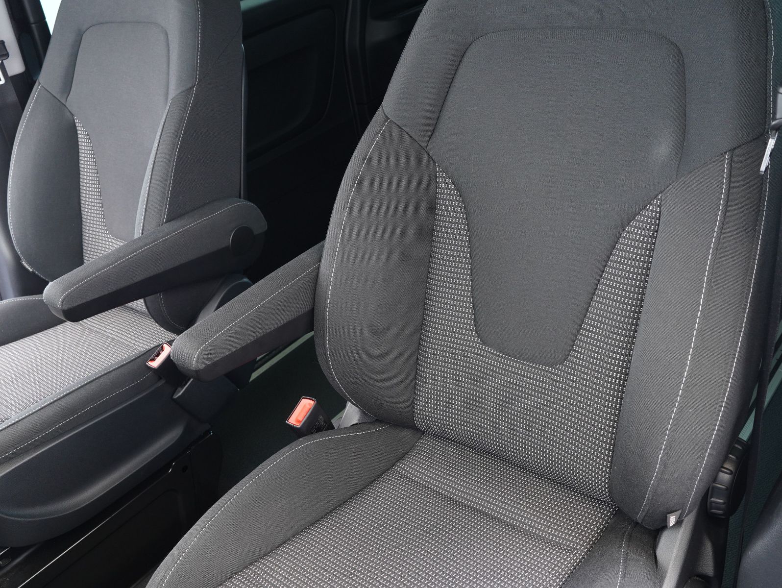 Fahrzeugabbildung Mercedes-Benz Vito Tourer 119 CDI Pro 4x4 lang PÖSSL VANSTAR