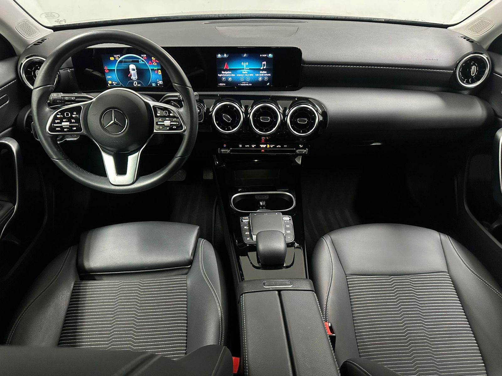 Fahrzeugabbildung Mercedes-Benz A 200 d *PROGRESSIVE*NAVI*