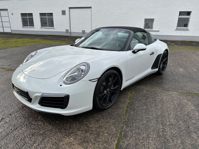 Porsche 991/911 Targa 4 PDK/Sportabgas/Alu20/RFK/SWA